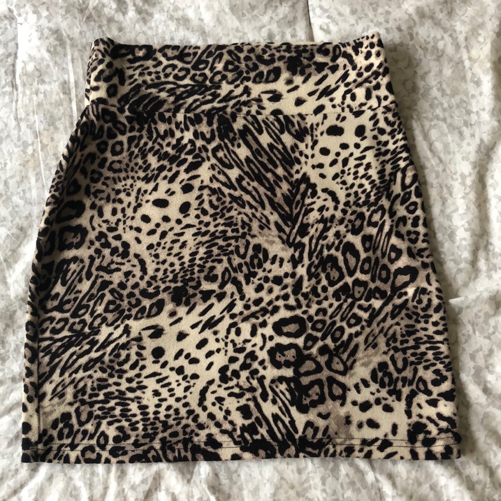 Leopard print skirt